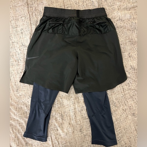 Nike Tech Pack Men’s 2-in-1 Shorts + 3/4 Leggings Size S Men’s (Charcoal + Blue) - Picture 4 of 6